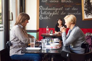 In den Netzwerkrunden lernen sich die Teilnehmer*innen kennen.